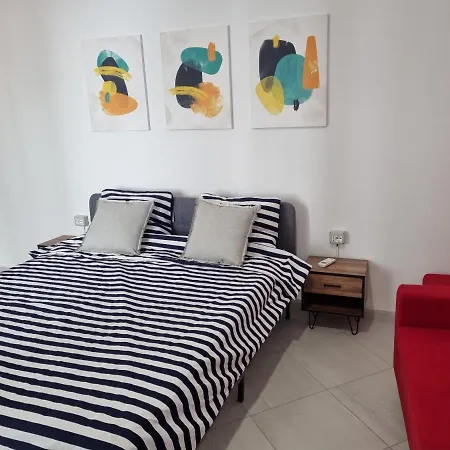 New Modern Studio In Central *
