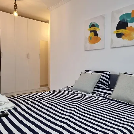 New Modern Studio In Central