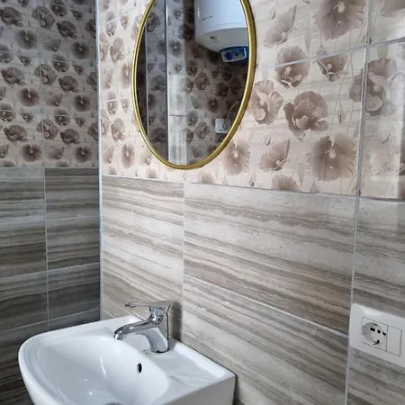 New Modern Studio In Central